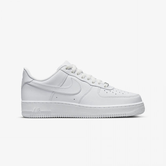 Nike | AIR FORCE 1 '07 { TRIPLE WHITE